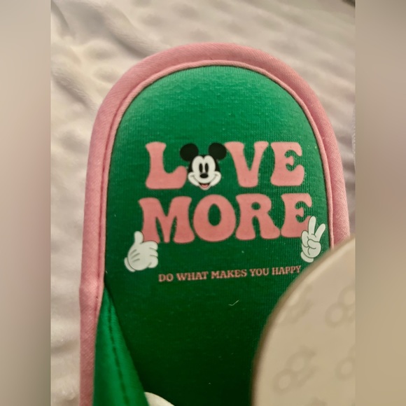 NWT- Mickey Mouse Women’s Slippers. Pink & Green Size 7/8 - Picture 4 of 7